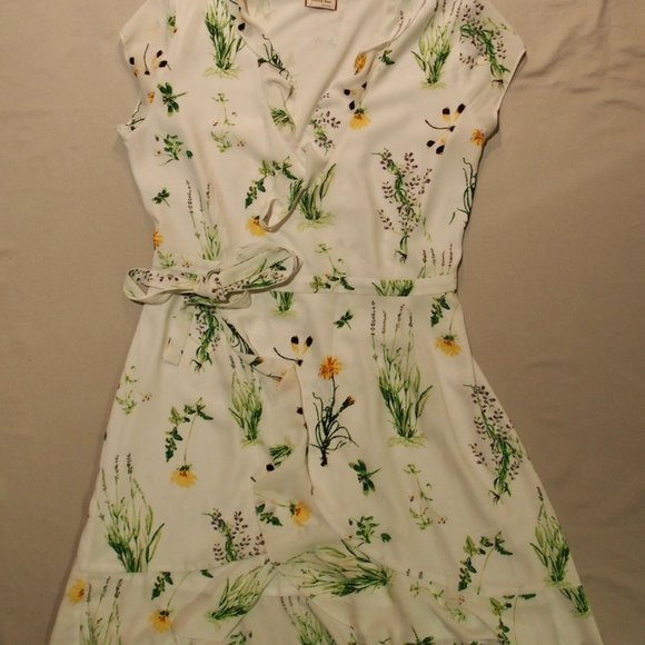 Sunday Best Ruffle Dress - Picture 2 of 3